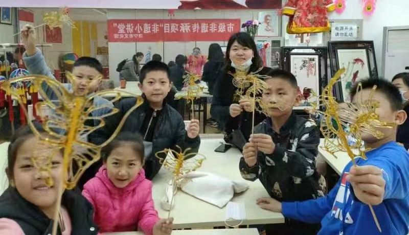 “非遗小课堂”传承传统文化