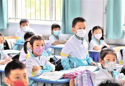 “早上好，欢迎回家！” 天津中小学全面恢复线下教学首日见闻