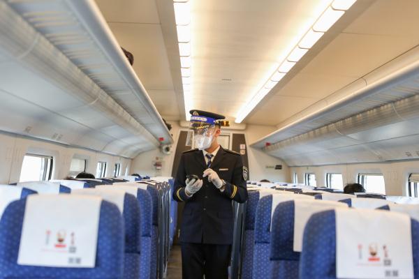 内蒙古：坚守岗位过“五一”