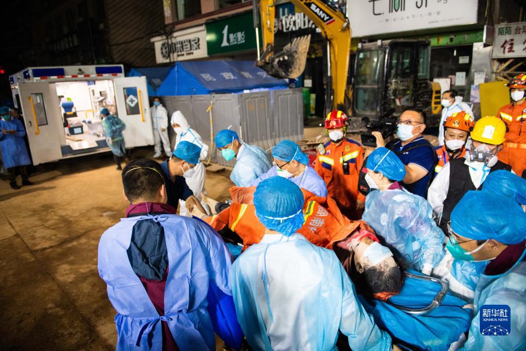 湖南长沙居民自建房倒塌事故被困近132小时后第10人获救