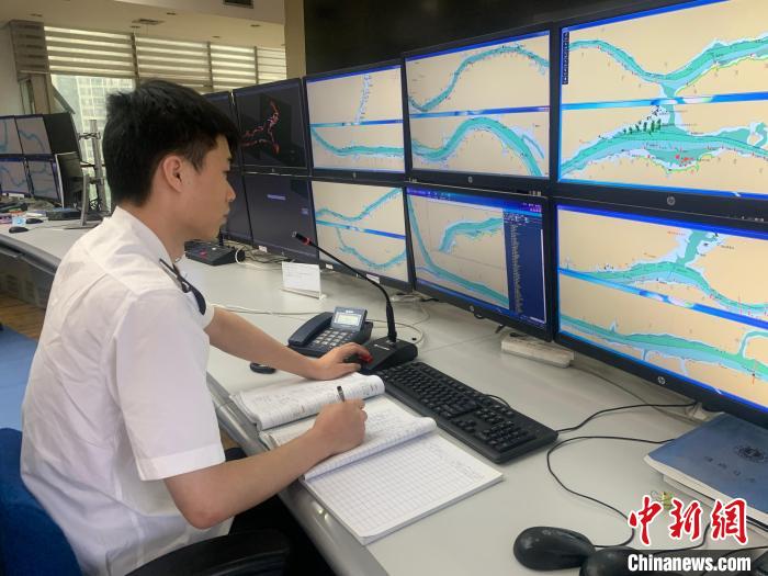 重慶今夏首場雷雨來襲海事部門保障長江水上通航安全
