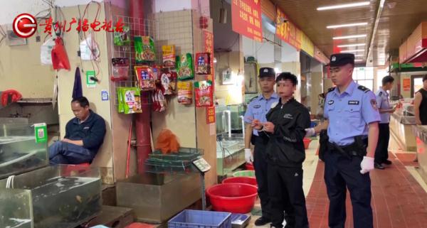 贵州一菜场多家商贩营业额被盗，警方调查监控发现……