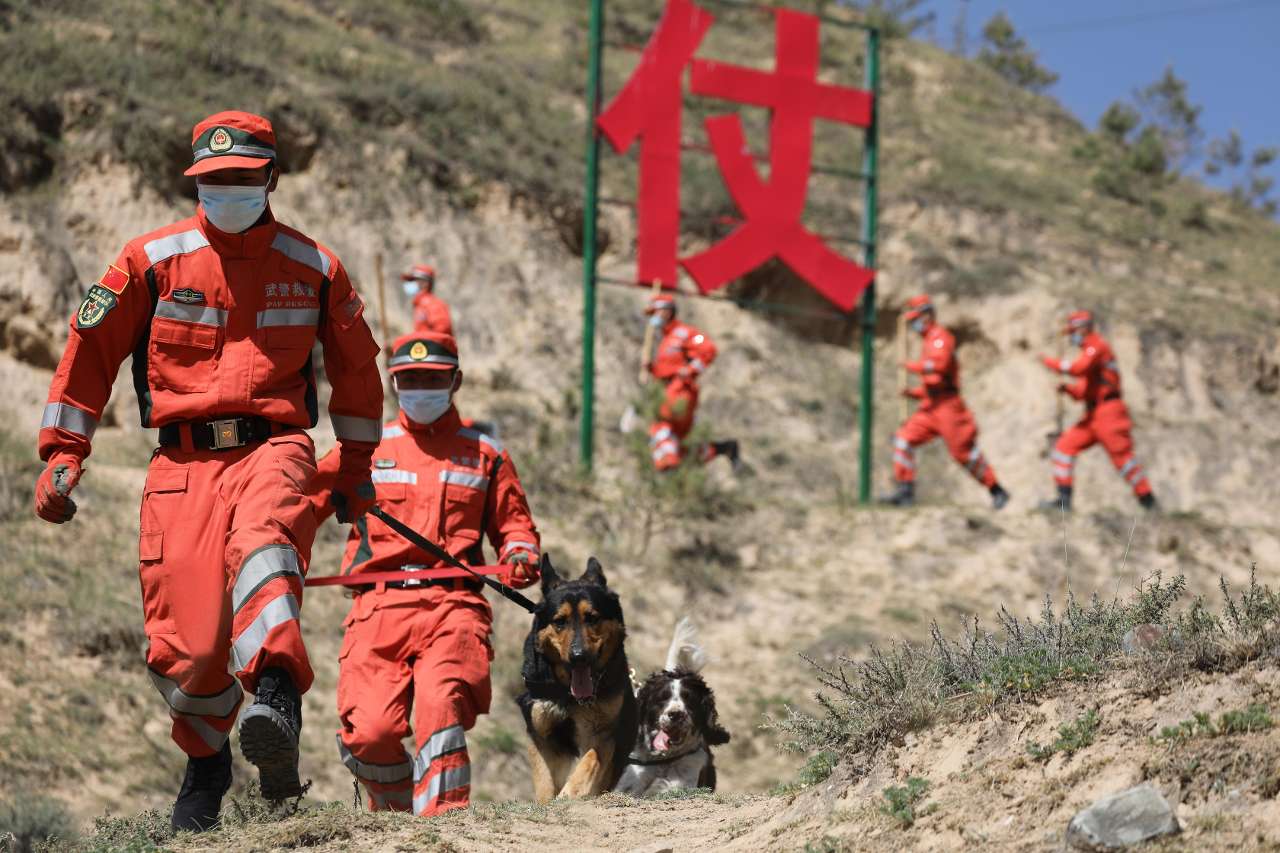 武警工兵救援图片