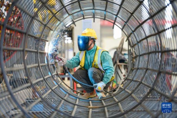 包银高铁内蒙古段主体工程开工建设