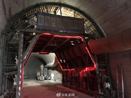 穿山穿楼还能穿江 重庆首座城市轨道交通过江隧道来了