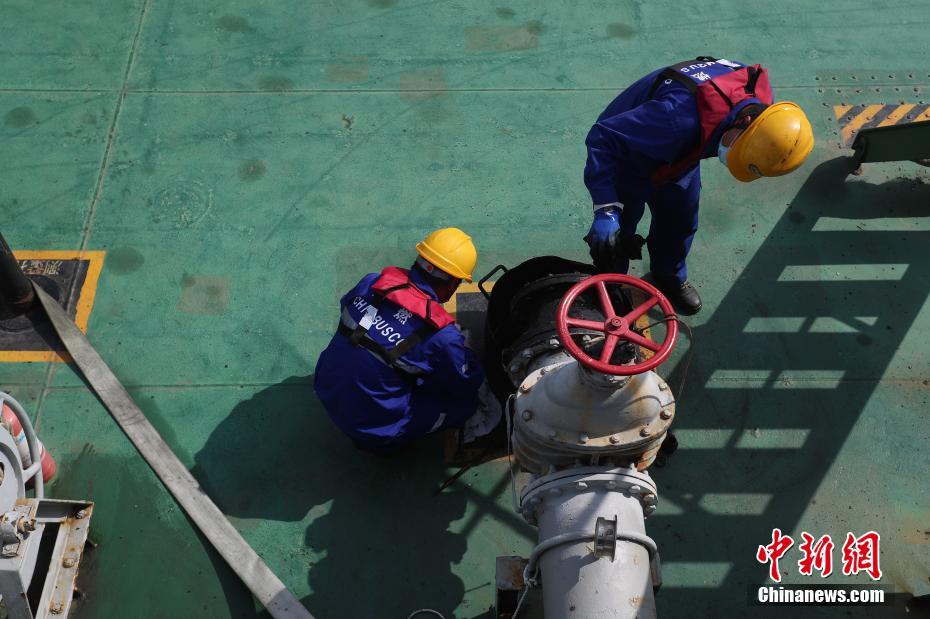 上海：疫情期间全力保障国际航运船舶燃油供应