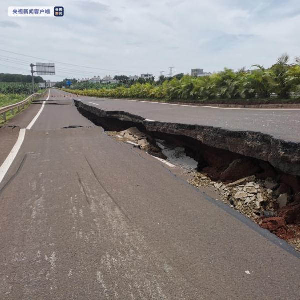 海南澄迈：省道S321福博线部分路面发生沉降 已临时交通管控