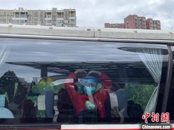 湖南省援沪中医医疗队返程 实现在舱患者中医药治疗率100%