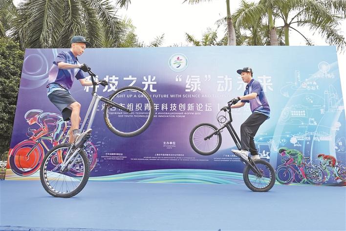 国际化在身边 中外青年骑行打卡深圳地标