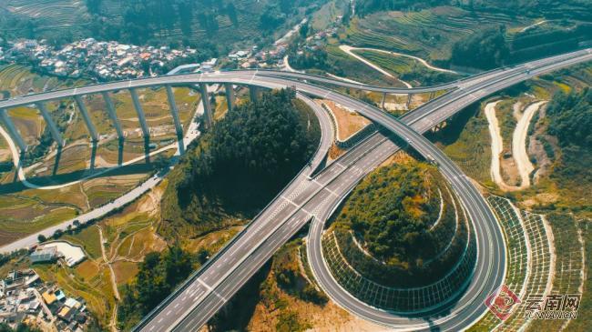 云南建（个）元高速公路建水至个旧段正式通车运营