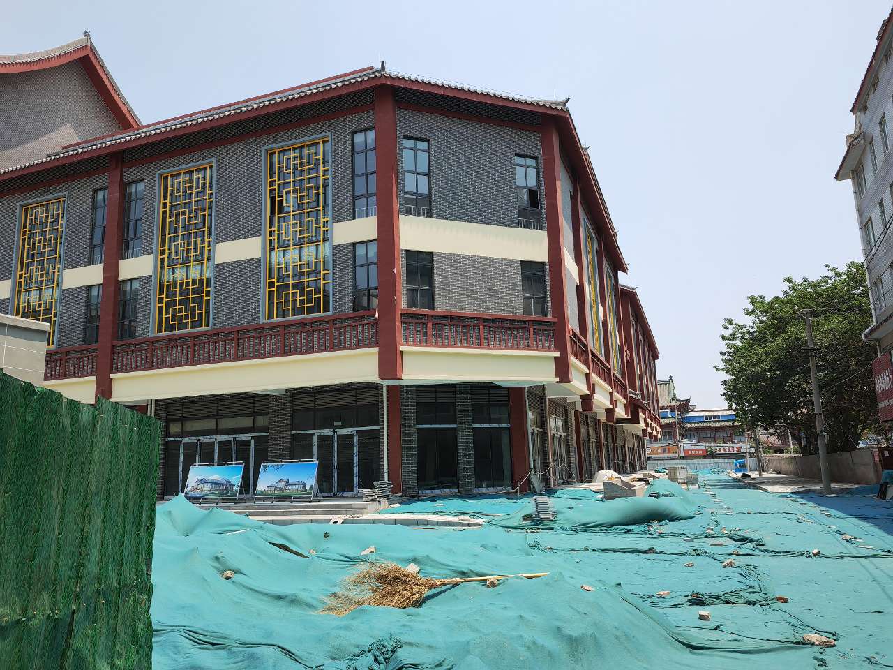 河南开封鼓楼区：“一楼一策一专班”化解问题楼盘