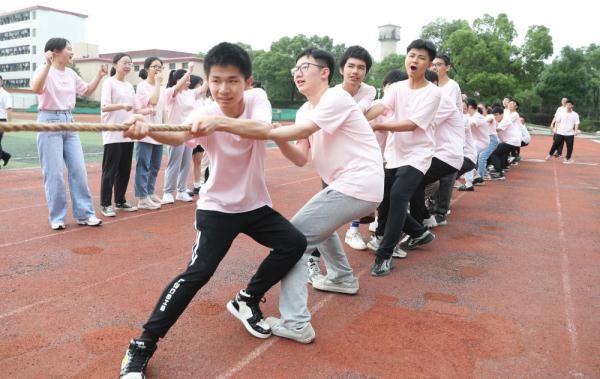 湖南衡阳：快乐晨练 轻松迎考