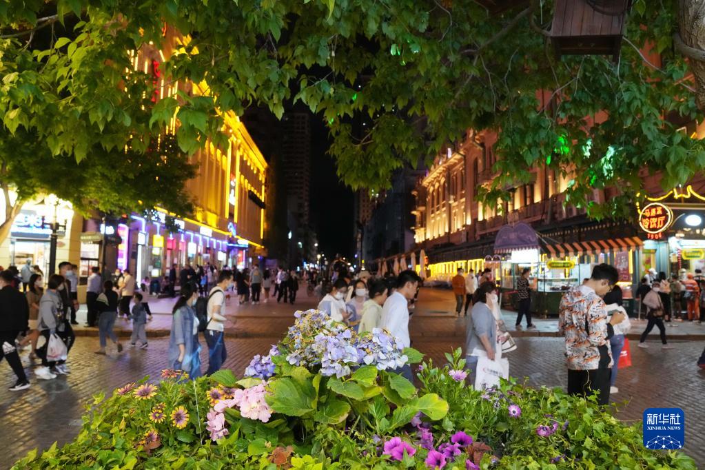 哈尔滨：百年老街赏夜色