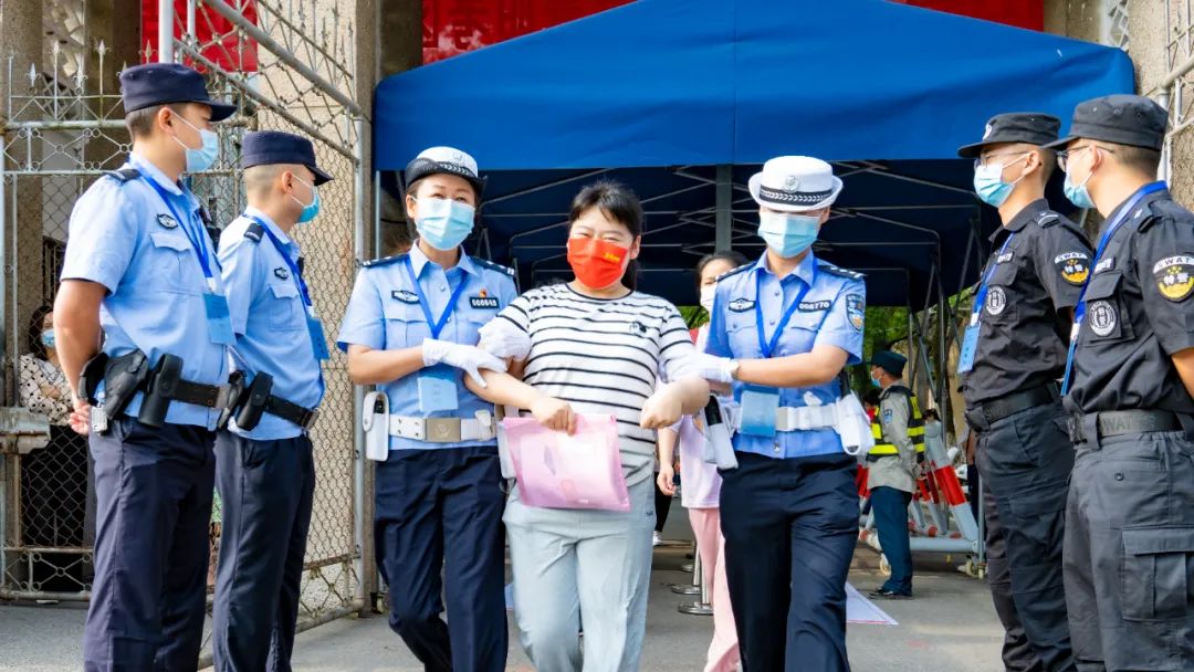 直击现场！安徽青阳警方全力护航考生逐梦