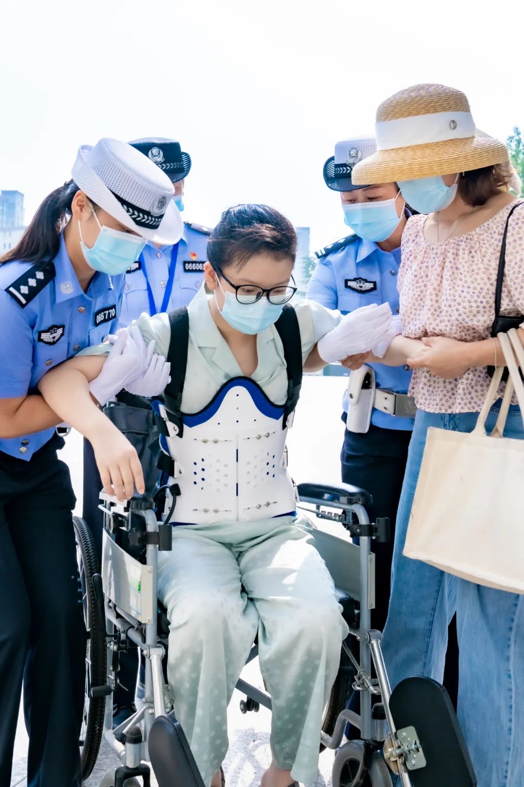 直击现场！安徽青阳警方全力护航考生逐梦