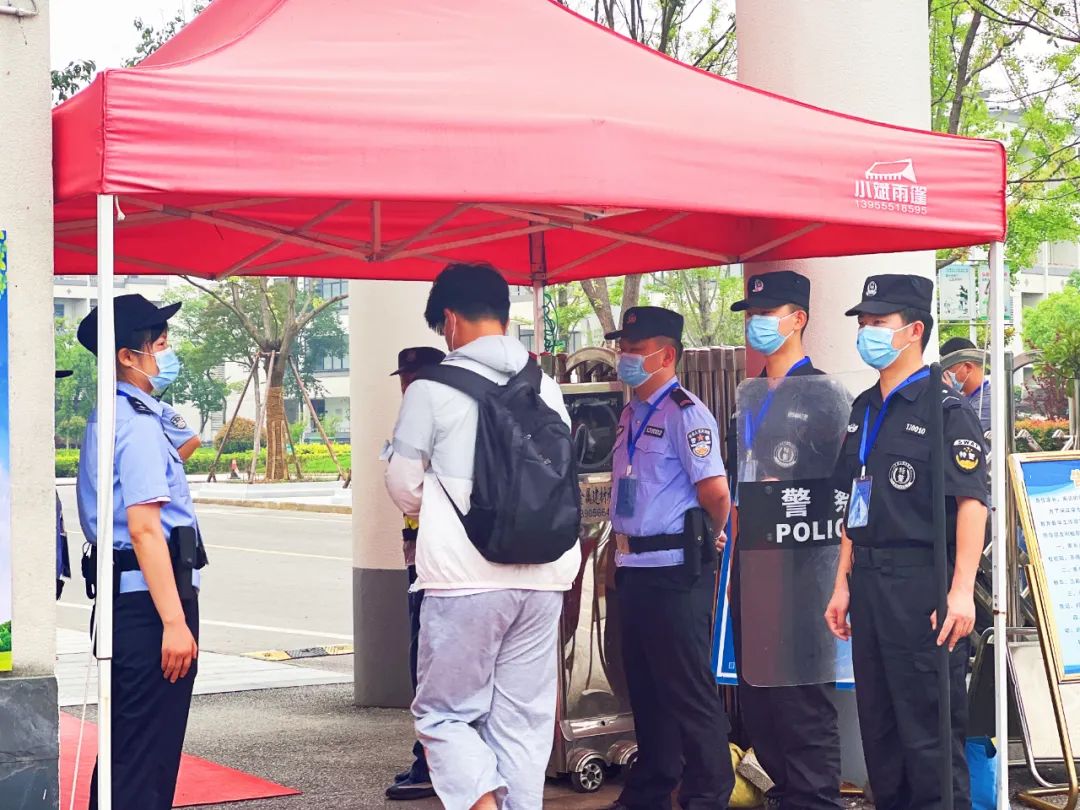 直击现场！安徽青阳警方全力护航考生逐梦