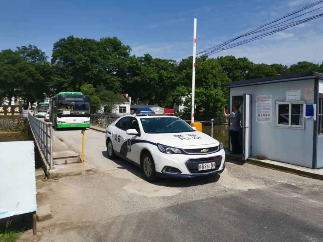 直击现场！安徽青阳警方全力护航考生逐梦
