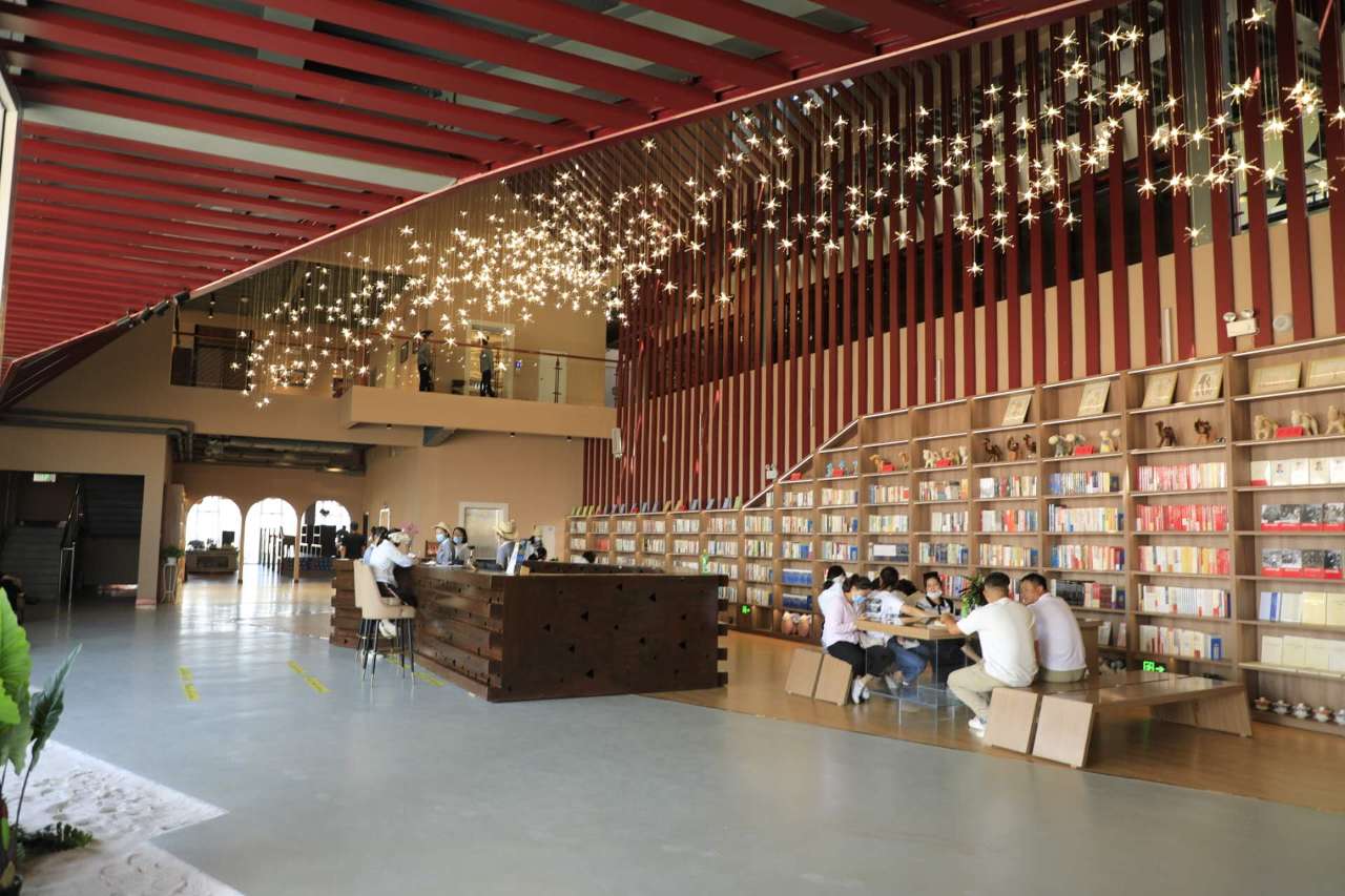 在沙漠里“悦读”——宁夏首家沙漠图书馆揭牌