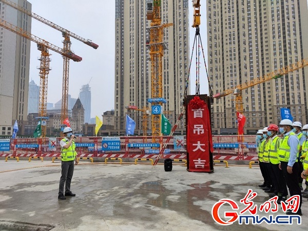 首吊成功！天津最高在建项目精心施工保质量保安全