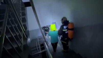 惊险！湖南一男子点蚊香给冰箱去味引发火灾，全楼紧急疏散！