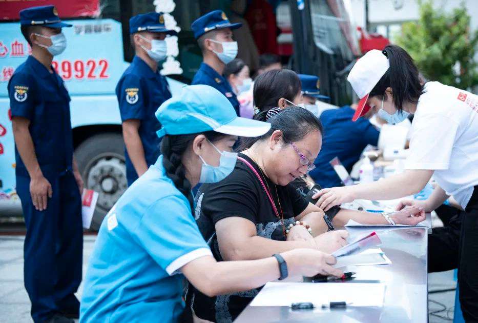 广西百色举办2022年世界献血者日宣传活动