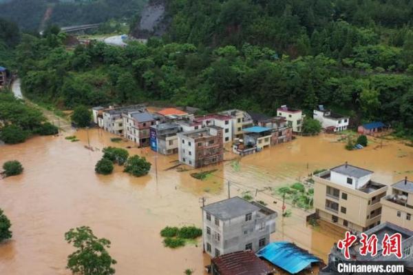 强降雨致江西赣州多地受灾 江西启动Ⅲ级救灾应急响应