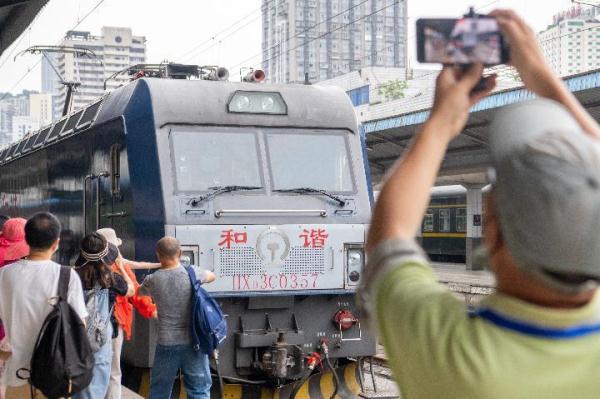 告别即将迎来“新生”的重庆站