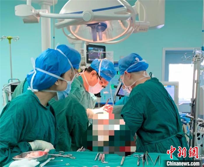 武汉广州两地联动 快速完成器官供体转运
