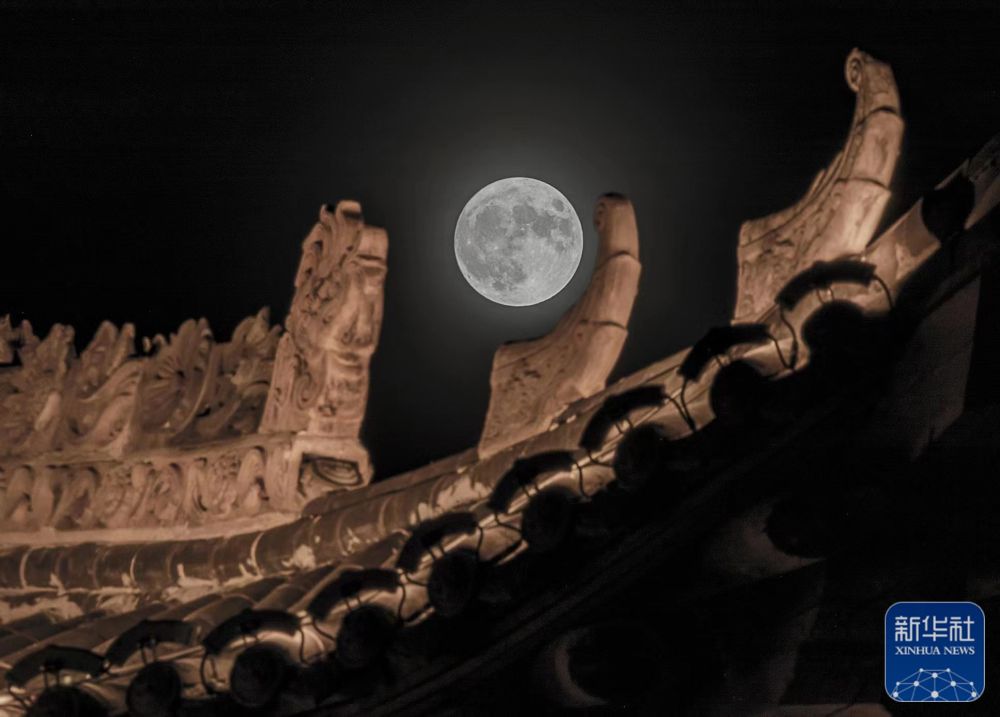“超级月亮”映照人间烟火气 豫南文化点亮商城“夜经济”