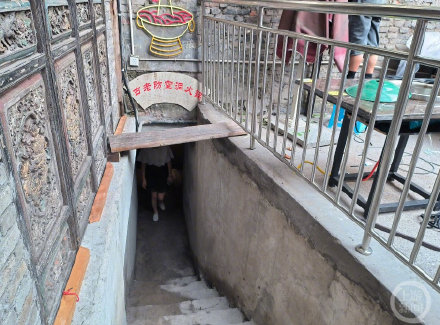 重庆地下30米防空洞火锅停用，老板称被人举报