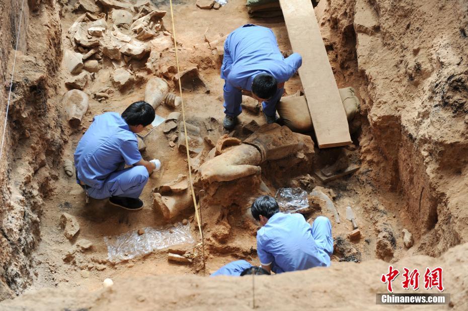 秦陵K9901陪葬坑出土4号百戏俑最新研究成果公布