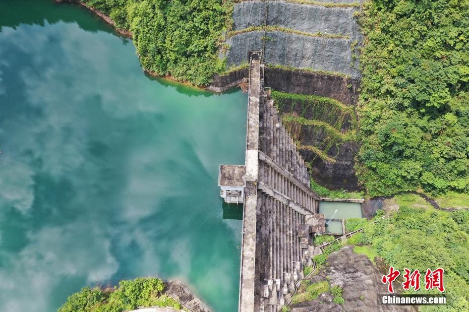 俯瞰贵州剑河南岑水库 犹如一幅生态画卷