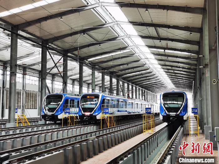 中国首条“双流制”铁路通车在即