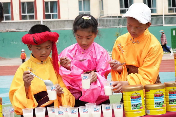 助力乡村振兴 圣元集团向囊谦县捐赠助学奶粉
