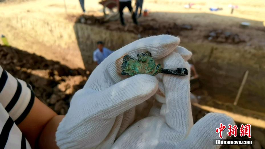 湖北襄阳考古发现汉唐墓葬群 出土文物200余件