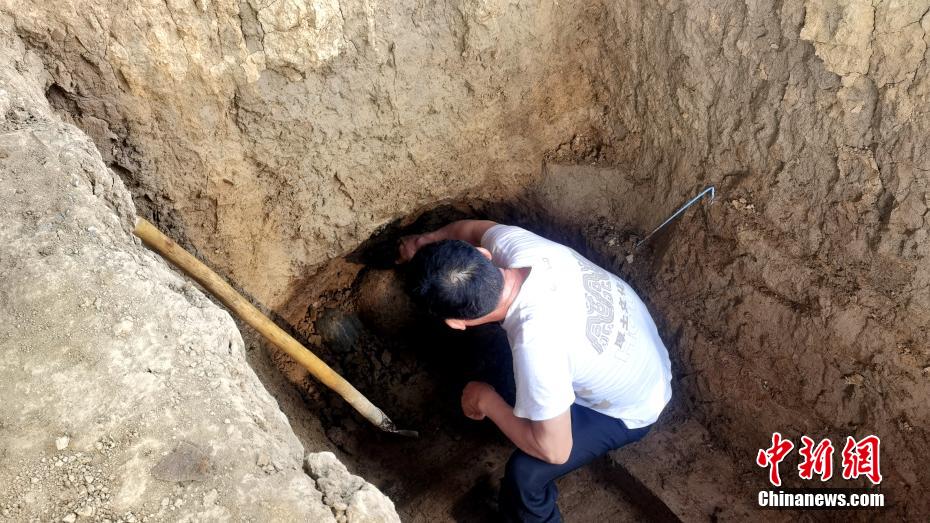 湖北襄阳考古发现汉唐墓葬群 出土文物200余件