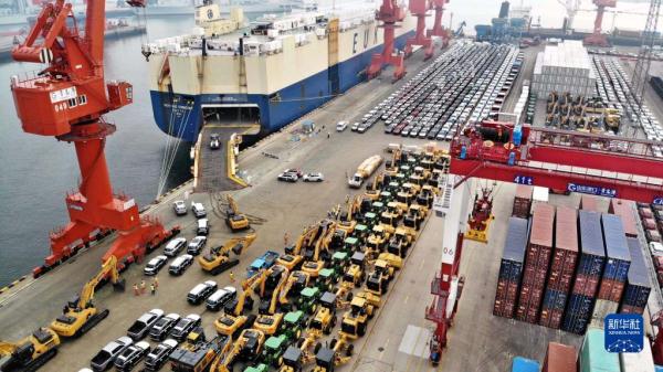 青岛港商品车出口同比增长超90%