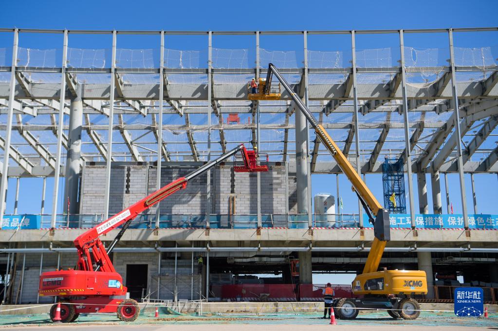呼和浩特新机场航站楼钢结构完成合拢