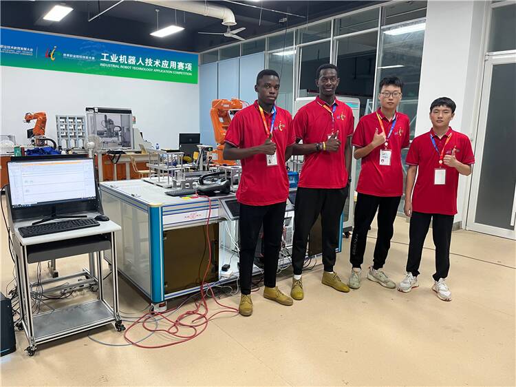 山东科技职业学院获得首届世界职业院校技能大赛“工业机器人技术应用”赛项铜牌