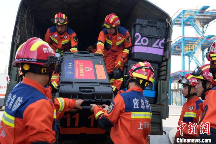 36小时连续作战！上海消防进行地震救援实战拉动演练