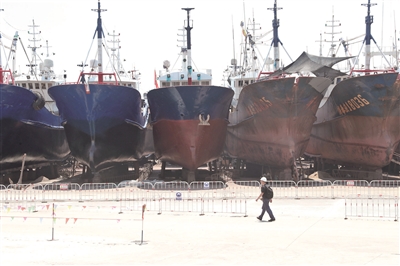 宁波唯一“渔船验船师”夫妻档 因船结缘护渔船安全出海