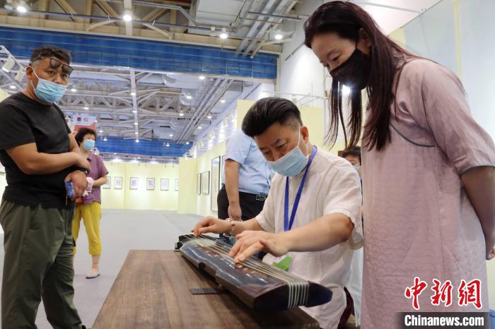 多场活动在潍坊同步启幕 民众乐享文化艺术盛宴