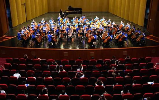 中国第二届（宁波）青少年大提琴艺术周闭幕音乐会恢弘上演
