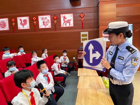 江苏连云港：590个护学岗 2300人次全力守护90万学生平安出行