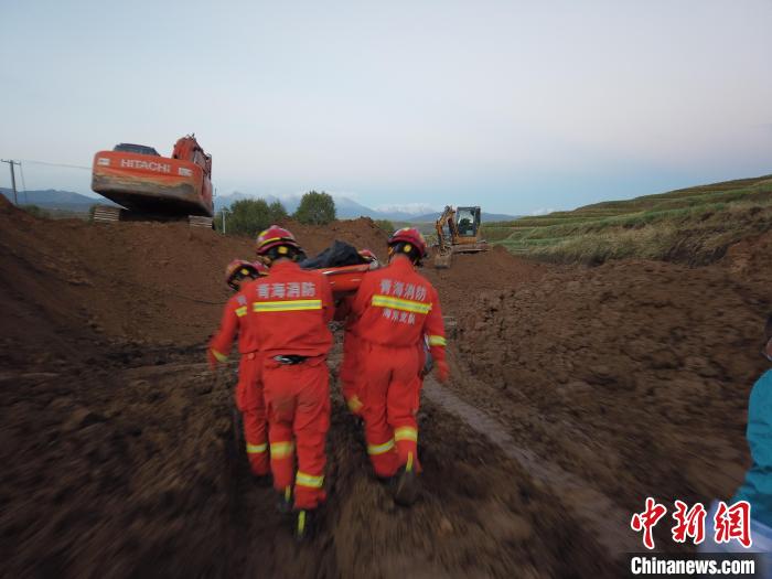 青海化隆县山体滑坡自然灾害：1名失联者抢救无效死亡