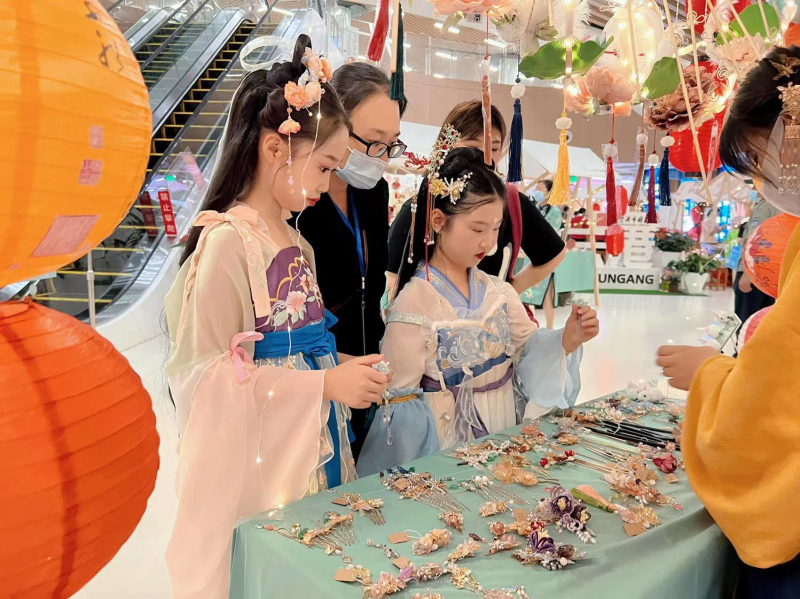 连云港市图书馆中秋国风游园会开幕 _光明网