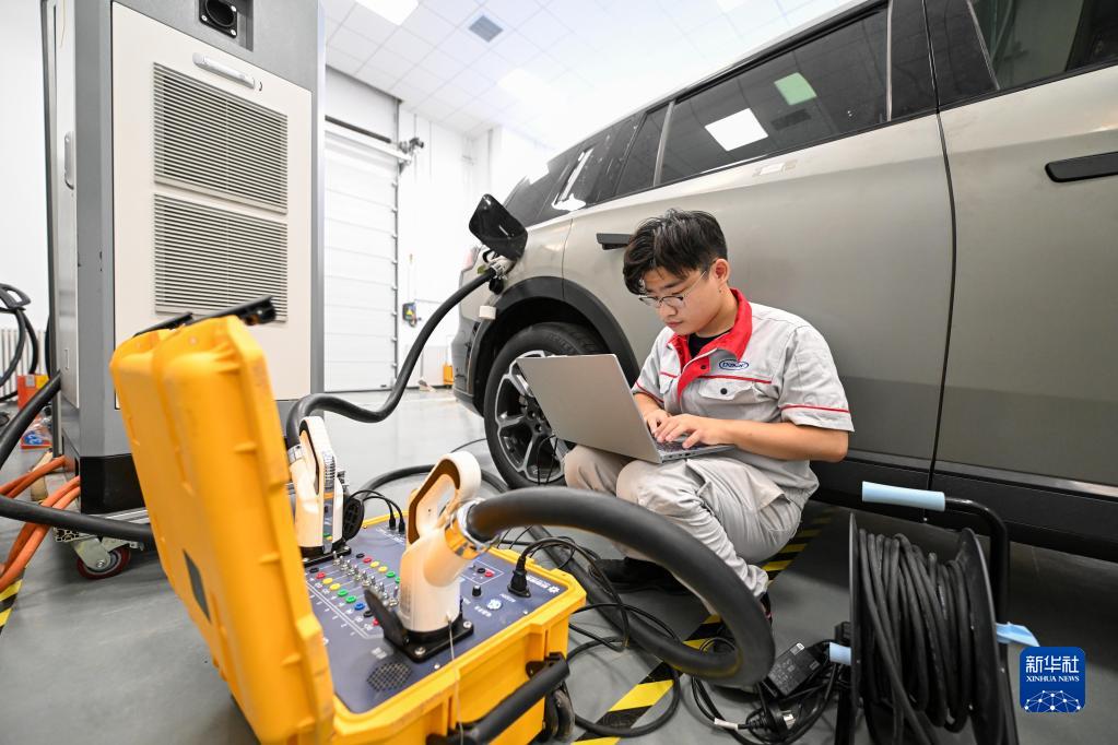 新能源汽车科技创新基地在天津启用