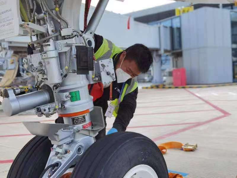 台风“梅花”离沪 东航开展飞机解除系留及航班恢复运行工作