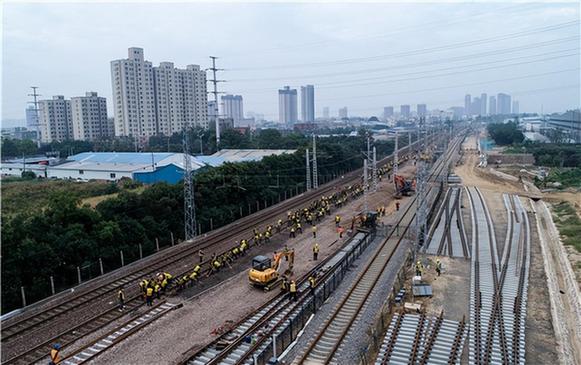 郑州中车四方专用铁路工程拨接施工顺利完工
