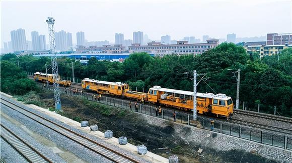 郑州中车四方专用铁路工程拨接施工顺利完工
